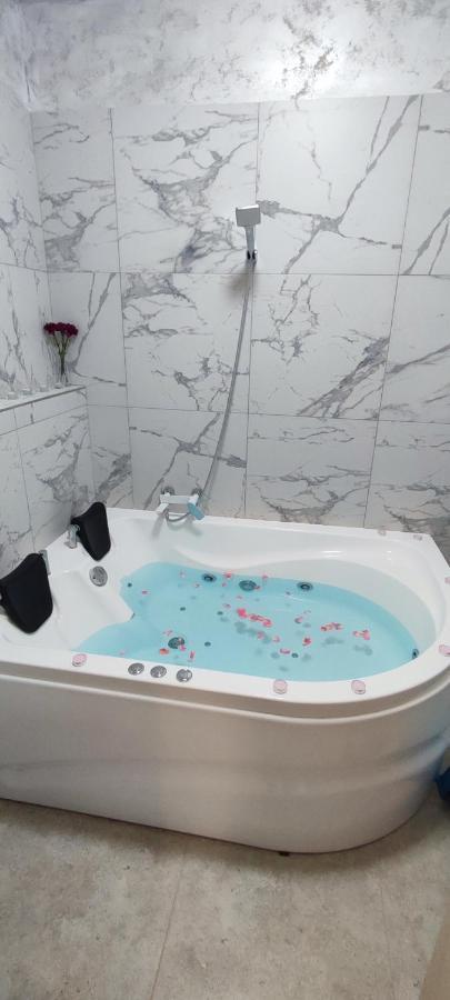Jacuzzi Belle View Sinaia-Free Parking Apartment Exterior foto